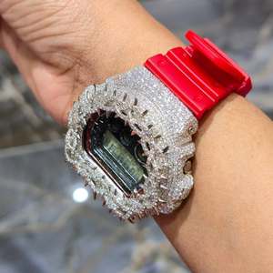 Reloj Digital para Hombre con Incrustaciones de Diamantes, 41 mm, Resistente a Impactos, Sumergible 20 BAR, Correa de Silicona Roja, Estilo Lujoso, Movimiento de Cuarzo - Product Image 2