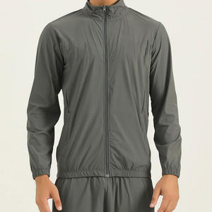 Survêtement Homme Grande Taille Personnalisé de Haute Qualité, Respirant, 100% Nylon Imprimé, Léger, avec Poches Fonctionnelles à Fermeture Éclair - Product Image 1