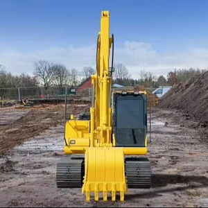 Excavadora Usada de 3 Toneladas con Orugas, Controles de Precisión y Brazo de Alto Alcance para Reparaciones de Infraestructura Urbana - Product Image 1