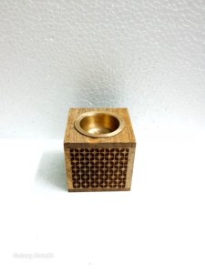 Brûleur d'encens en bois de manguier arabe éco-responsable fait à la main, brûleur de Bakhoor et de Mubkhara à très bon prix - Product Image 4