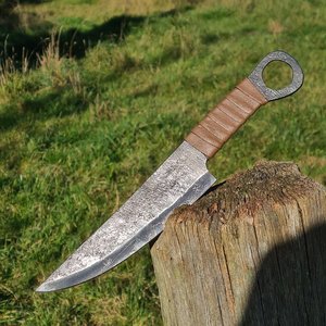 Couteau de Bushcraft Artisanal Forgé à la Main avec Poignée en Cuir et Anneau de Poignée, Étui en Cuir Inclus, Vente en Gros, Fournisseur en Vrac USA UE 2026 - Product Image 4