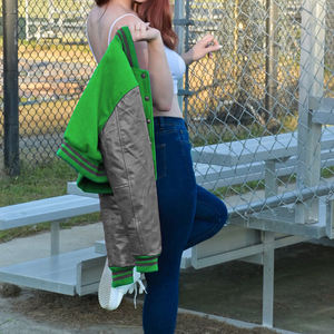 Chaqueta Corta Estilo Universitaria para Mujer, Verde Gris, Estilo Bomber, Mangas de Cuero Sintético, Ropa Exterior Informal, Moda Femenina - Product Image 4