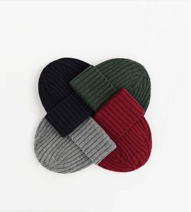Gorro de Punto Unisex para Invierno, Color Rojo Sólido, Puño Acanalado, Tejido a Mano, Estilo Casual para Adultos, Circunferencia de Cabeza 56-58CM - Product Image 2