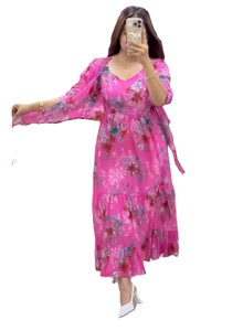 เดรสยาวผ้าจอร์เจตต์พิมพ์ลายดอกไม้สีชมพู คอวี แขนสามส่วน แต่งระบาย ทรงเอไลน์ สไตล์ฤดูร้อน - Product Image 2