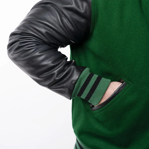 เสื้อแจ็คเก็ตวาร์ซิตี้ปักโลโก้แบบกำหนดเองสำหรับคู่รัก แจ็คเก็ตเบสบอลสำหรับผู้ชาย แขนหนัง ปักลายตัวอักษร เสื้อแจ็คเก็ตวาร์ซิตี้ - Product Image 4