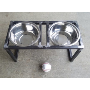 Support surélevé pour gamelles de chien avec design en forme d'os, station d'alimentation en bois surélevée pour animaux de compagnie avec 2 gamelles en acier inoxydable pour chiens de petite à moyenne taille - Product Image 2