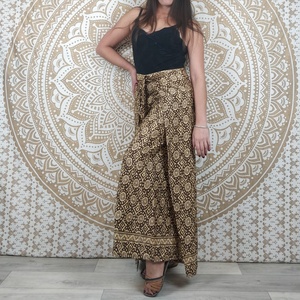 Pantalones tailandeses para mujer Moyana en algodón indio. Vestido Boho con Diseño Cruzado, Estampado Geométrico Marrón, Cintura Elástica Alta, Largo Completo, para Invierno - Product Image 6