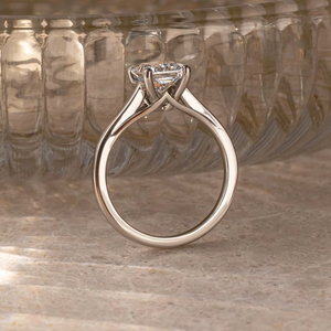 Anillo de Oro con Moissanita Corte Radiante 14K 18K, Anillo de Compromiso para Mujer, Anillo Solitario Radiante, Joyería Clásica para Boda - Product Image 5