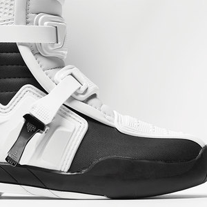 Bottes de moto en cuir personnalisées, chaussures de course protectrices, bottes de motard durables antidérapantes, fabrication OEM - Product Image 6