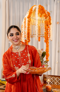 Traje Tradicional Hindú-Pakistaní para Mujer, Salwar Kameez de Seda Chanderi con Bordado, Corte Holgado y Largo hasta el Suelo, Ideal para Bodas - Product Image 5