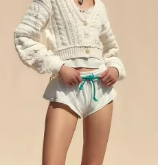 Shorts de sport pour femmes, tendance, avec cordon de serrage, en toile imperméable, tissu tricoté, couleur délavée, avec décoration imprimée - Product Image 3