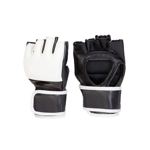 Gants de MMA professionnels personnalisés avec logo, gants de boxe en cuir, design flexible optimal pour le clinch. - Product Image 3