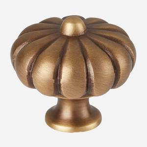Premium metal wire cake stand offering stylish presentation for baked specialties during celebrations and family gatherings - Product Image 1