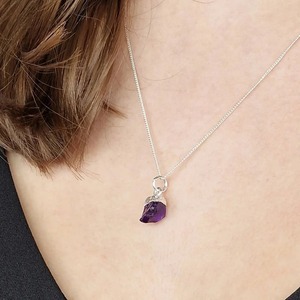 Collar con Colgante de Amatista Hecho a Mano, Piedra Preciosa Natural de 8-10 mm, Cadena con Baño de Rodio, Joyería de Piedra de Nacimiento de Febrero - Product Image 3