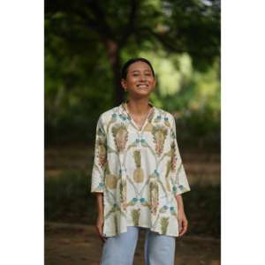 Blusa y camisa con corte acampanado Love Birds para mujer - Product Image 5