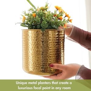 Pot de fleurs moderne en métal doré martelé pour plantes d'intérieur 16,5 cm et 19 cm, utilisation sur bureau - Product Image 2