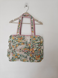 Housse d'ordinateur portable matelassée vert menthe Shree Balajee Garments Artisan Bird avec bretelles, élégante et protectrice - Product Image 2