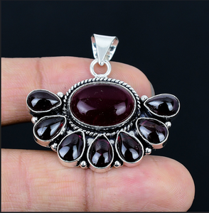 Pendentif demi-fleur classique en grenat naturel, plaqué argent, collier floral, breloque pour femme, bijoux de mariage et de fiançailles - Product Image 1