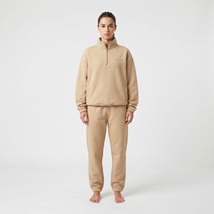 Conjunto de dos piezas para mujer: Sudadera de media cremallera de tejido grueso y joggers de pierna ancha. Ropa casual, streetwear y deportiva. Venta al por mayor. - Product Image 5