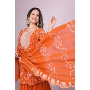 Traje Sharara de Georgette Bordado de Diseñador con Dupatta Hecho de Tela de Chifón - Product Image 4