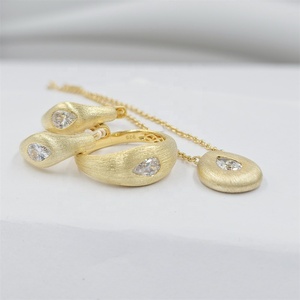 Collar con Colgante de Lágrima de Circonita Cúbica Chapado en Oro de 14K, Conjuntos de Joyería Fina con Acabado Mate, Regalo para Mujer para Fiestas y Aniversarios - Product Image 5