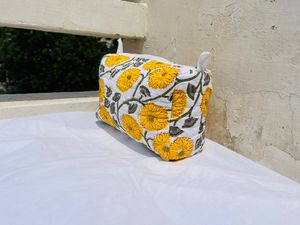 Trousse de Toilette Légère en Coton pour Femme avec Fermeture Éclair, Imprimé Floral Fait Main, Boîte à Maquillage et Pochettes Polyvalentes - Product Image 5