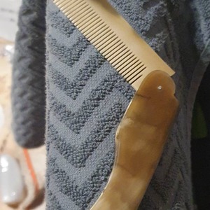 Peine de cuerno natural de alta calidad con diseño animal hecho a mano, tamaño grande, estilo dulce, para el cuidado del cabello, imitación antigua, uso natural - Product Image 3