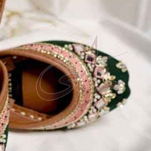 Custom Made Premium Quality Anti-Slippery Bottle Green Women <b>Khussa</b> Raw Silk Upper Non-Slip Sole Factory Direct Supply in Stock - Product Image 4