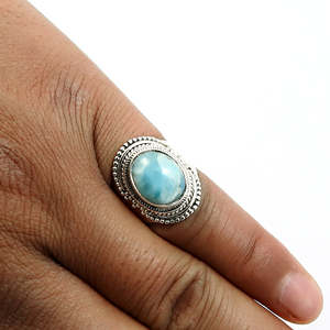 Anillos de Plata de Ley 925 al por Mayor, Gema de Larimar con Corte Ovalado Original, Joyería Unisex Hecha a Mano, Disponible a Precio de Fábrica - Product Image 3