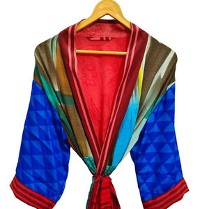 ของขวัญสำหรับเธอ เสื้อคลุมกิโมโนแบบปะติดปะต่อ ชุดคลุมบิกินี่ ชุดนอน เสื้อคลุมยาว งานแฮนด์เมดสไตล์อินเดีย วินเทจ ทำจากผ้าไหมซารีรีไซเคิล - Product Image 1