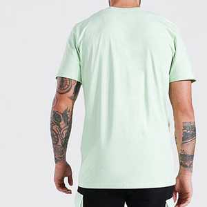 Conjunto de Camiseta de Algodón Verde Menta para Hombre con Pantalones Cortos Cargo Negros, Ropa Casual Transpirable para Verano - Product Image 4