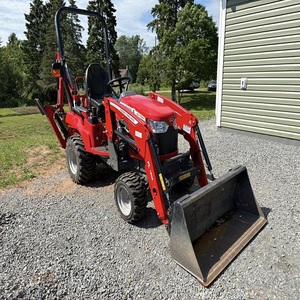 Tracteur Massey Ferguson GC1723EB performant avec moteur diesel de 22,4 CV, capacité 4x4 et conception pratique pour les petites exploitations agricoles - Product Image 6
