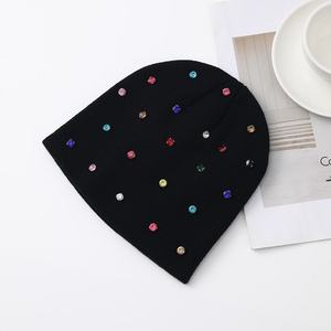 Bonnet en tricot vierge OEM en gros avec broderie 3D, prêt pour la plage, couleurs et tailles personnalisables, haute qualité - Product Image 1