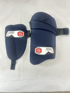 อุปกรณ์ป้องกันสำหรับนักกีฬาคริกเก็ต ผลิตจากโรงงาน ปรับแต่งได้ตามต้องการ ราคาแข่งขัน ยี่ห้อ Mannu Sports รุ่น Destroyer Elite Thai Pad - Product Image 4