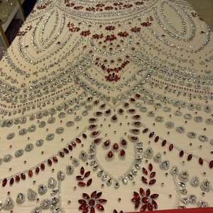 Tela de Malla Floral de Cristal Dorado Premium con Bordado de Cuentas y Encaje para Diseños de Alta Costura al por Mayor - Product Image 3