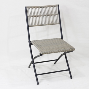 Silla de Exterior Tejida Resistente y Ahorradora de Espacio en Oferta - Asiento Minimalista Ligero con Asas para Villa - Product Image 4