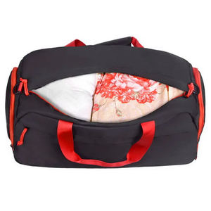Sac de sport matelassé en nylon léger et doux pour femme, idéal pour la gym, les voyages et les tenues d'hiver élégantes - Product Image 2