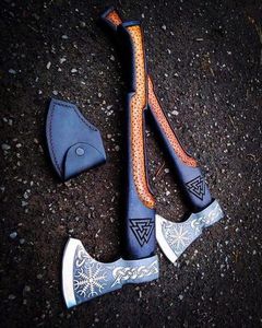 ขวานทอมฮอว์คเกรดอุตสาหกรรม THEWIZ CRAFTS ทำมือ ตีขึ้นรูปด้วยมือ ทำจากเหล็กกล้าคาร์บอนสูง ใบมีดสลักลายด้วยมือ พร้อมปลอกหนังอย่างดี - Product Image 4
