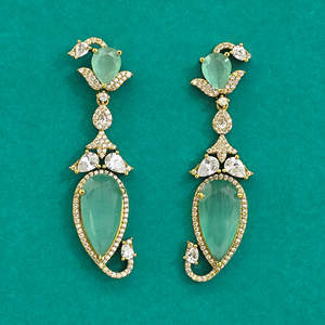 Venta al por mayor: Los pendientes largos de diamantes americanos más vendidos con baño de mehndi 444105 - Product Image 3