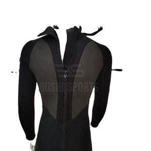 Combinaison de surf sur mesure offrant un confort à séchage rapide et une qualité supérieure pour les activités aquatiques quotidiennes - Product Image 2