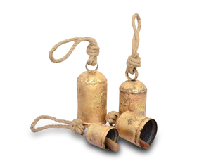Juego de 4 Campanas de Metal Vintage, Campanas Rústicas de Latón Hechas a Mano con Cuerda, Campanas Navideñas para Decoración del Hogar - Product Image 1