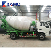 Cuve de mélange de béton hydraulique de 4 m³ pour le transport de béton monté sur camion avec des performances de mélange stables