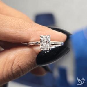 Bague de fiançailles minimaliste solitaire en or blanc 10 carats avec diamant de laboratoire taille radiant de 1 carat certifié IGI pour anniversaire et mariage - Product Image 6