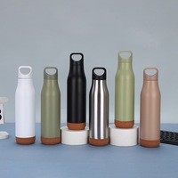 Bouteille d'eau réutilisable de 500 ml en gros, gobelet durable avec fond en liège, tasse isotherme à double paroi en acier inoxydable avec poignée
