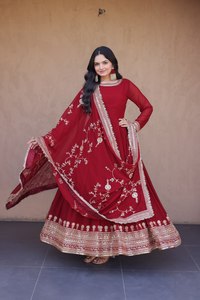 Atractivo Vestido Étnico de Seda con Bordado de Lentejuelas y Pedrería, Manga Larga, para Fiesta o Boda, con Dupatta, a Bajo Precio - Product Image 4