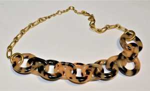 Collar de Cadena Gruesa con Cuentas en Forma de Corazón de Resina, Joyería de Moda Artesanal, Exagerada y Atrevida para Mujer, Ideal para Fiestas - Product Image 2