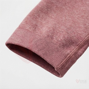 Ensemble 2 pièces pour femme : Crop top rose poudré à manches longues et leggings taille haute avec trous pour les pouces, idéal pour le yoga - Product Image 6