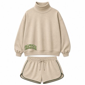 ชุดออกกำลังกายผู้หญิง เสื้อคอเต่าปักลาย Trackstar พร้อมกางเกงขาสั้น รุ่น TS-SET-074 - Product Image 1