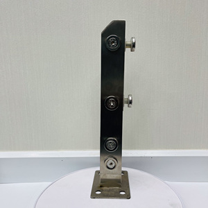 Connecteur en T en acier inoxydable de valeur 304 pour les cloisons de toilettes d'hôpital, raccord rentable pour les projets de toilettes médicales - Product Image 2