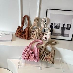 Nuevo Bolso de Hombro de Moda para Mujer, Tejido con Diseño Hueco, Cierre de Cremallera, Ideal para Viajes, Uso Diario, Compras y Actividades al Aire Libre - Product Image 1